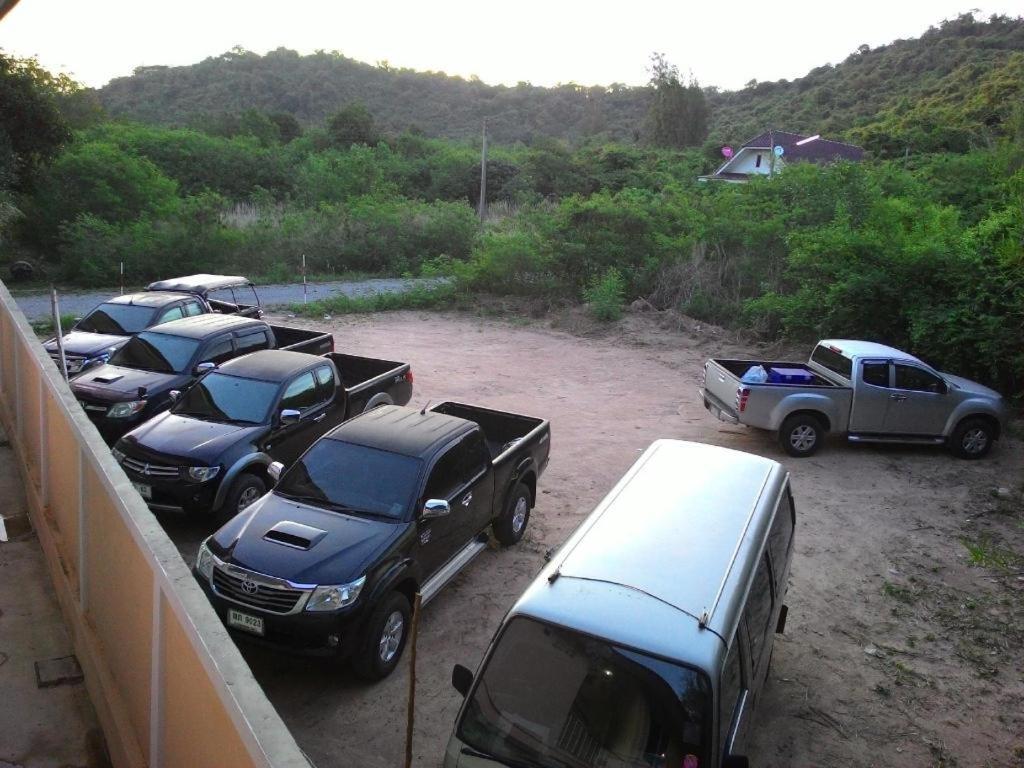 Wattana Hill Resort Sattahip Exterior photo