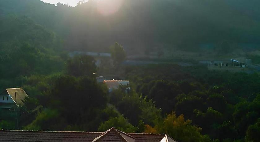 Wattana Hill Resort Sattahip Exterior photo