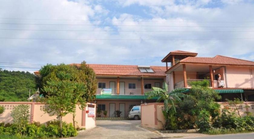 Wattana Hill Resort Sattahip Exterior photo