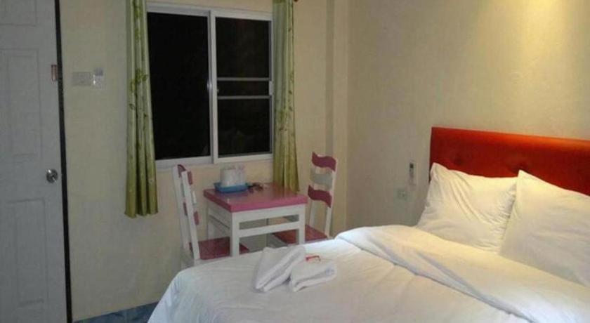 Wattana Hill Resort Sattahip Exterior photo
