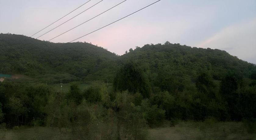 Wattana Hill Resort Sattahip Exterior photo