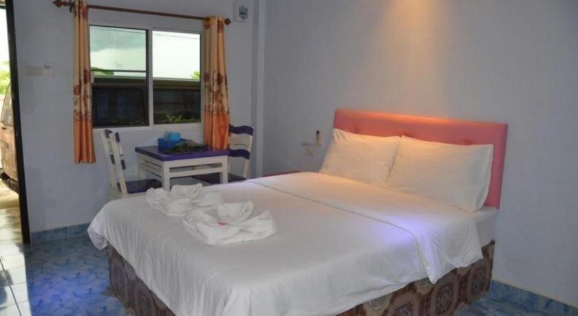 Wattana Hill Resort Sattahip Exterior photo
