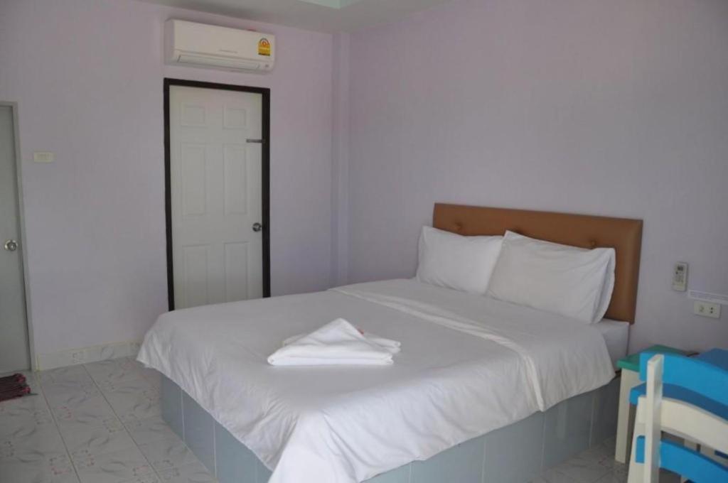 Wattana Hill Resort Sattahip Exterior photo