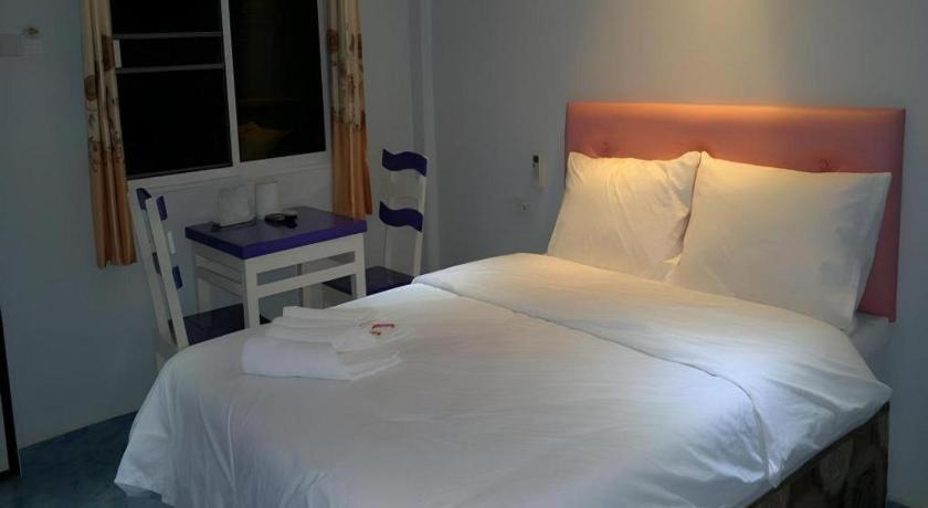 Wattana Hill Resort Sattahip Exterior photo