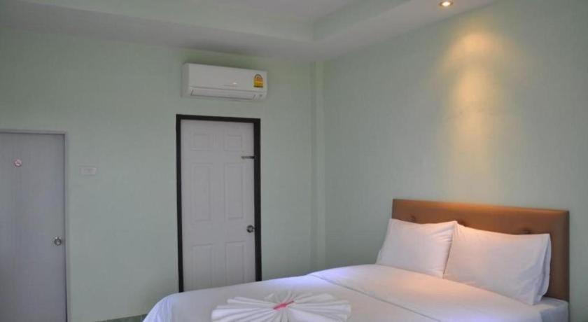 Wattana Hill Resort Sattahip Exterior photo