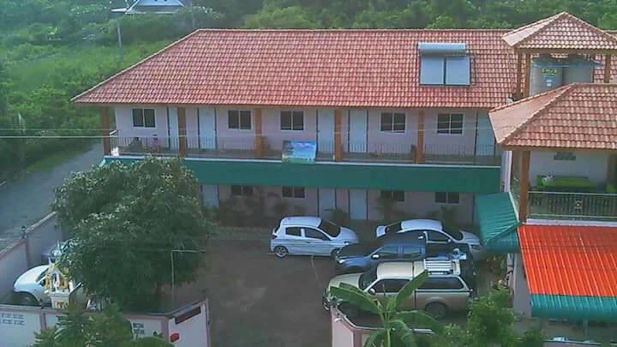 Wattana Hill Resort Sattahip Exterior photo